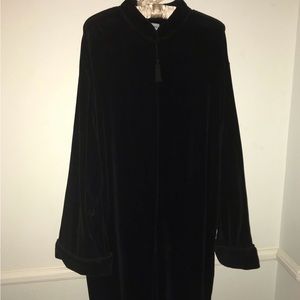 Valerie Stevens Black Velvet Robe size L